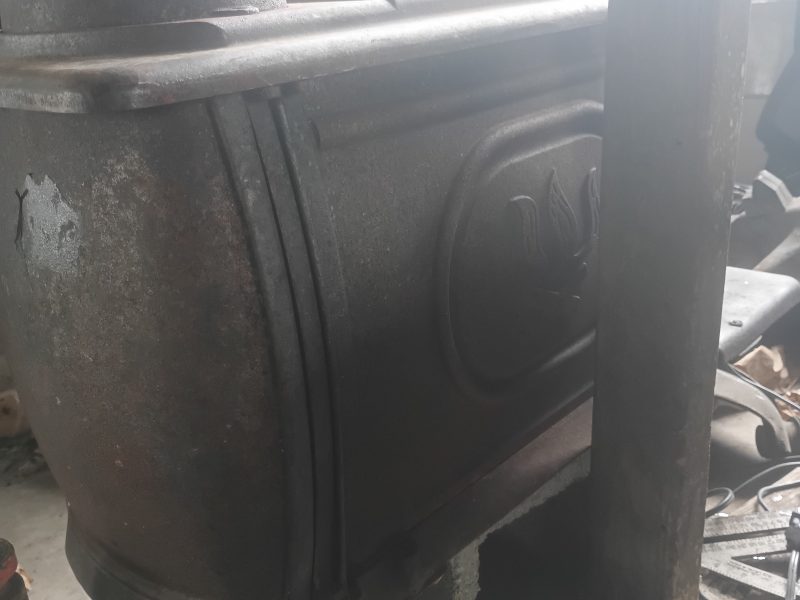 Wood burning stove